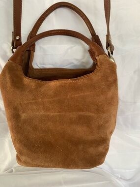 Peruzzi Firenze made in Italy, Suede Bucket Shoulder Bag in Chestnut Brown